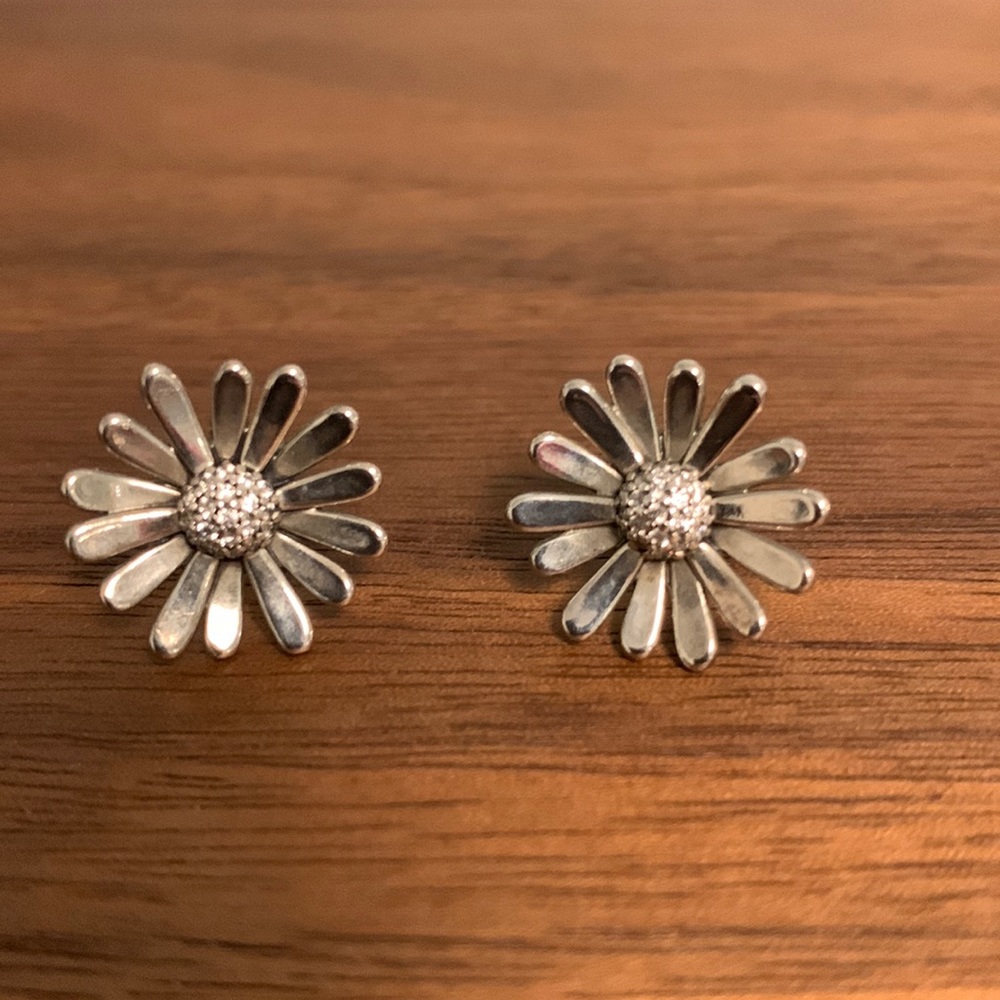 Pandora Daisy Earrings